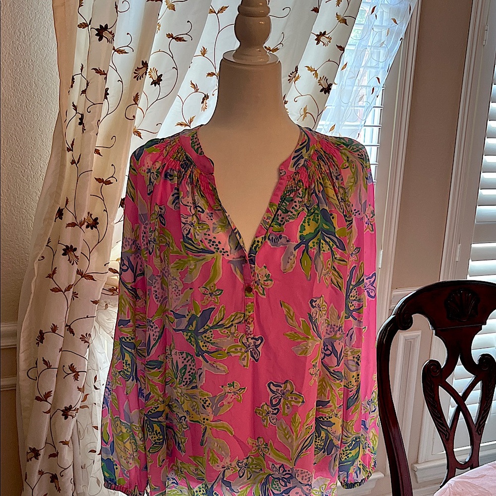 Lily Pulitzer Elsa silk Blouse size Large Beautiful Pink. Summer winner